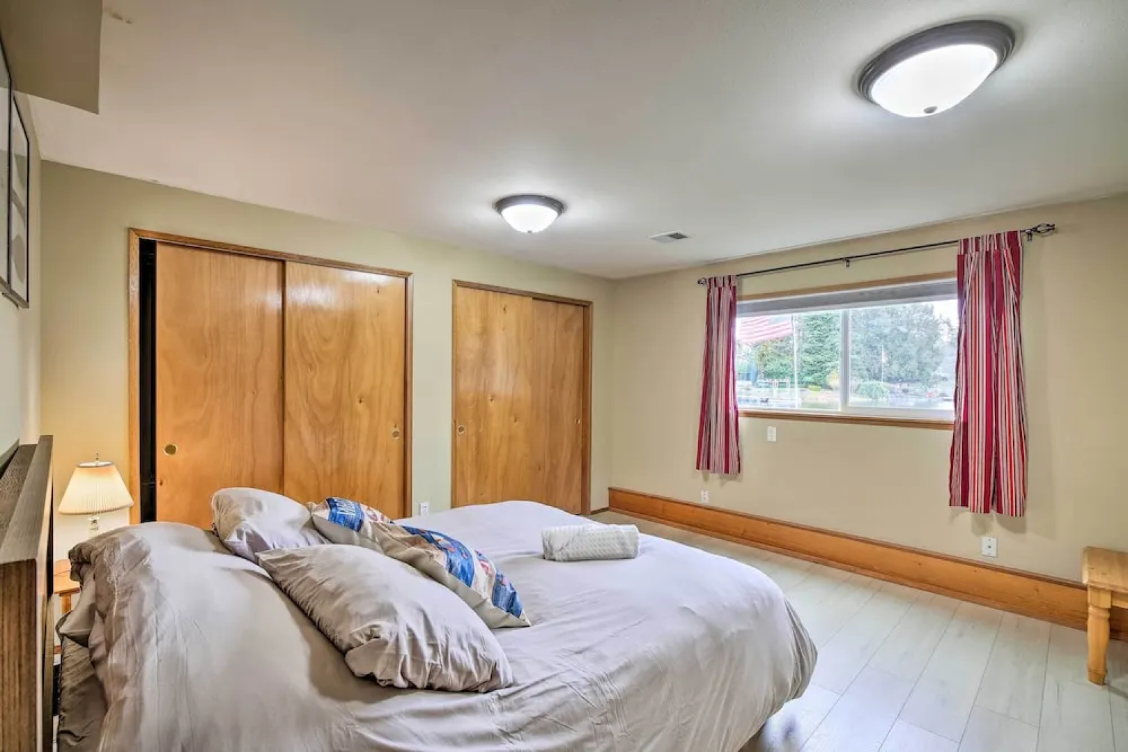 Spacious Apartment on Lake Sawyer w/ Fireplace!