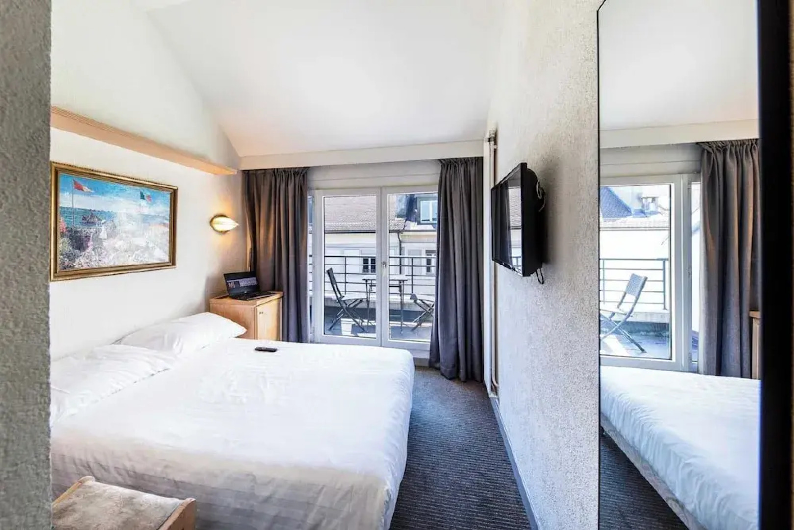 Modern Apartment - AC- 1br-2p- Geneva