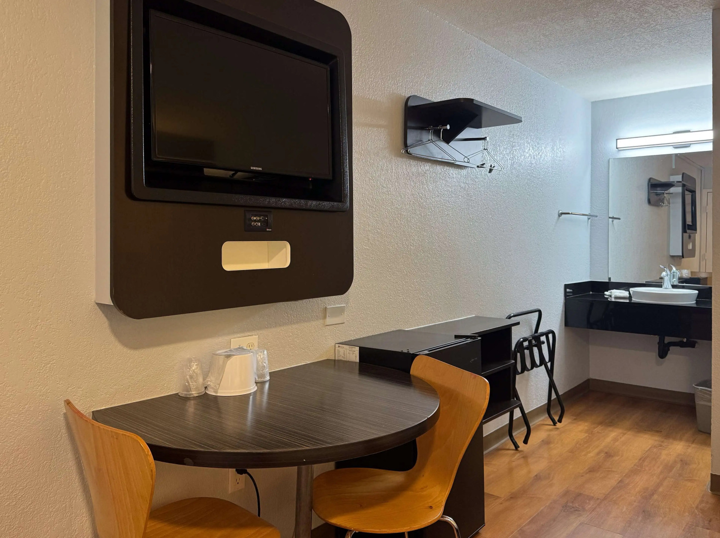 Motel 6 Simi Valley, CA