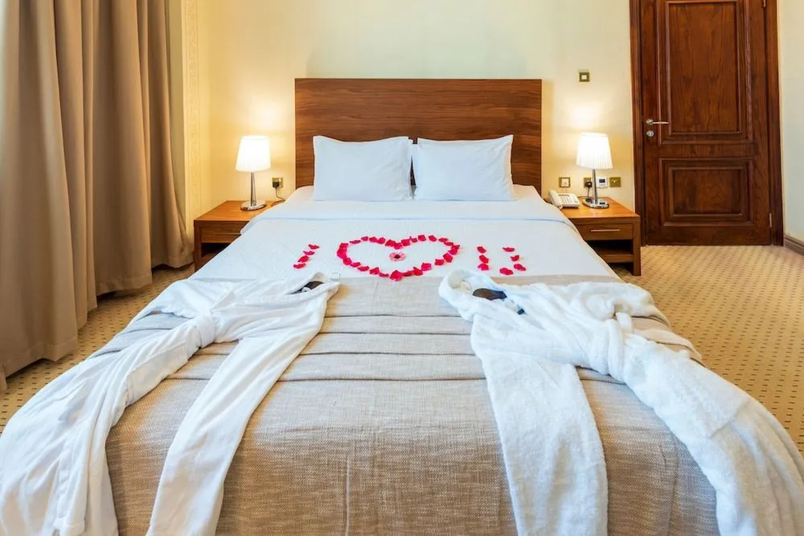 Al Sadd Suites Hotel