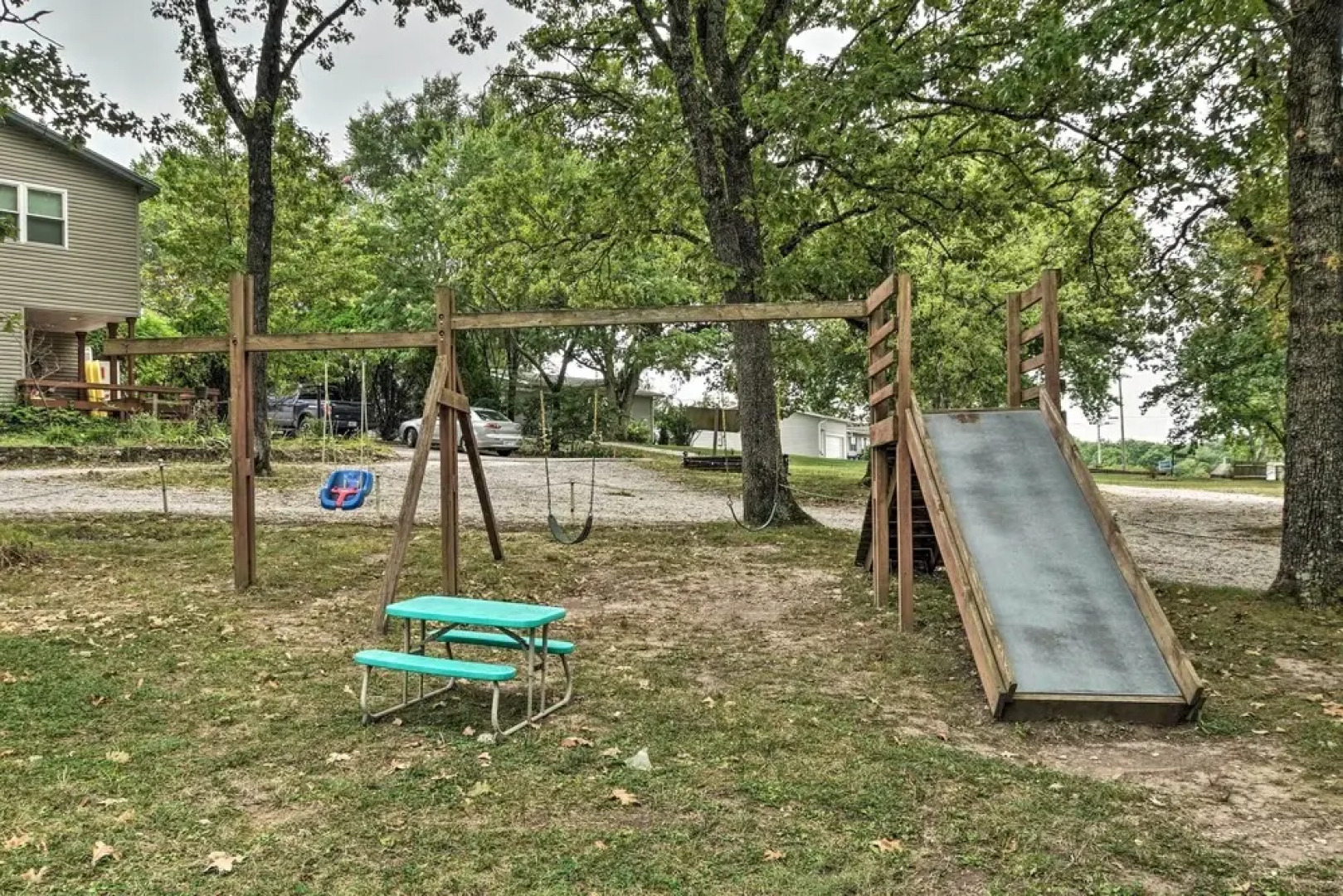 Reeds Spring Retreat w/ Lakeview Deck + Grill