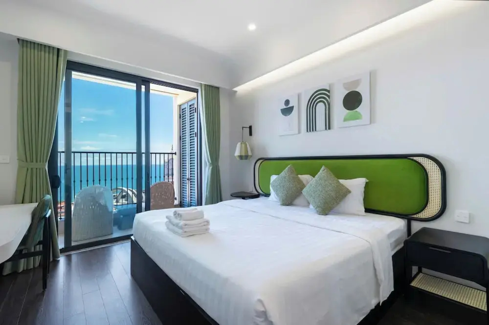 Capella Apartment Fireworks & Ocean View