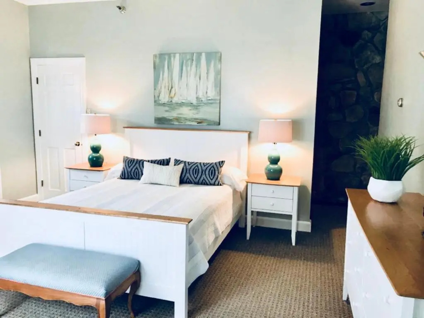 The Lighthouse Inn & Suites