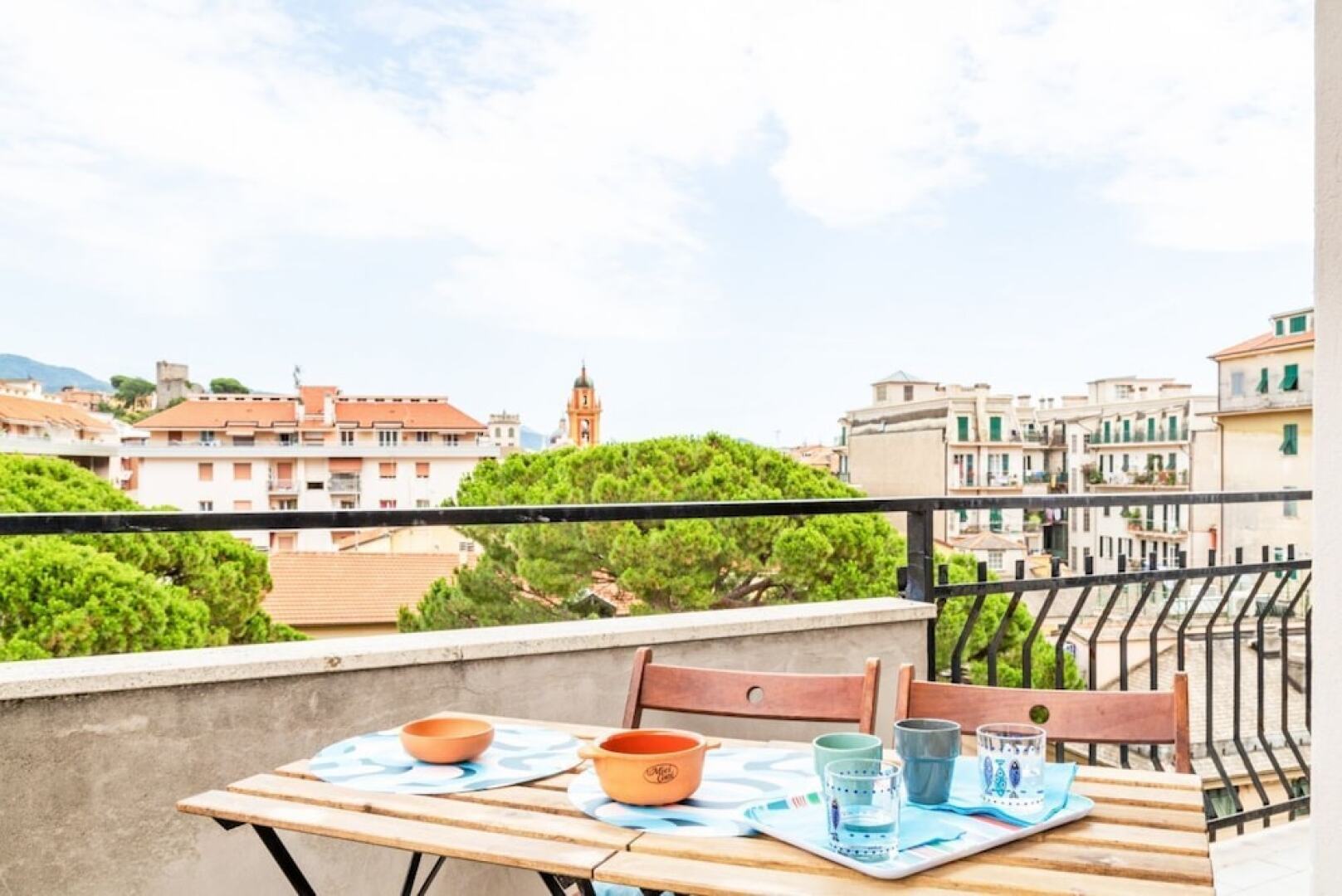 Chiavari Colorful Flat with Garage