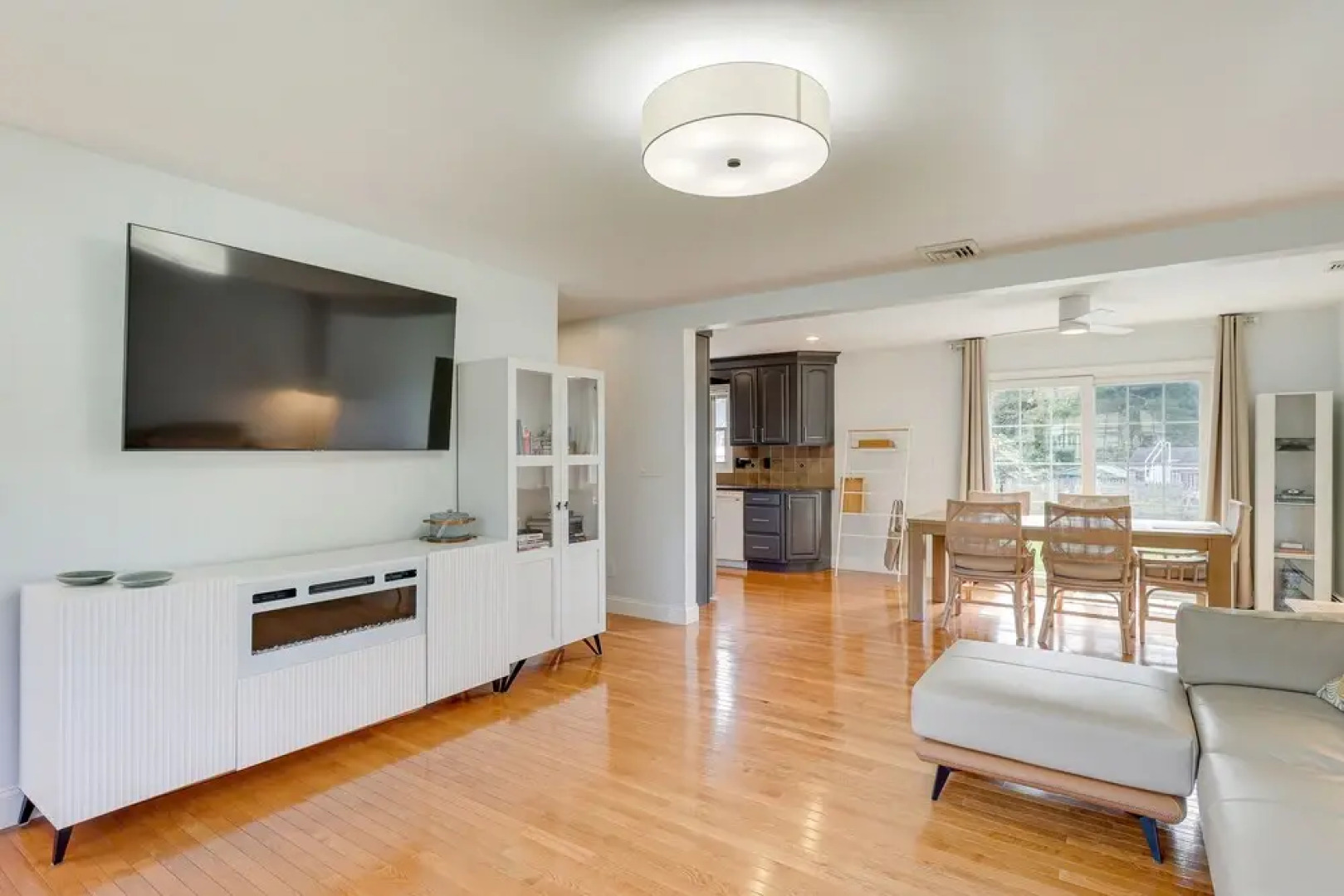 Charming West Haven Home - Walk to Beach!