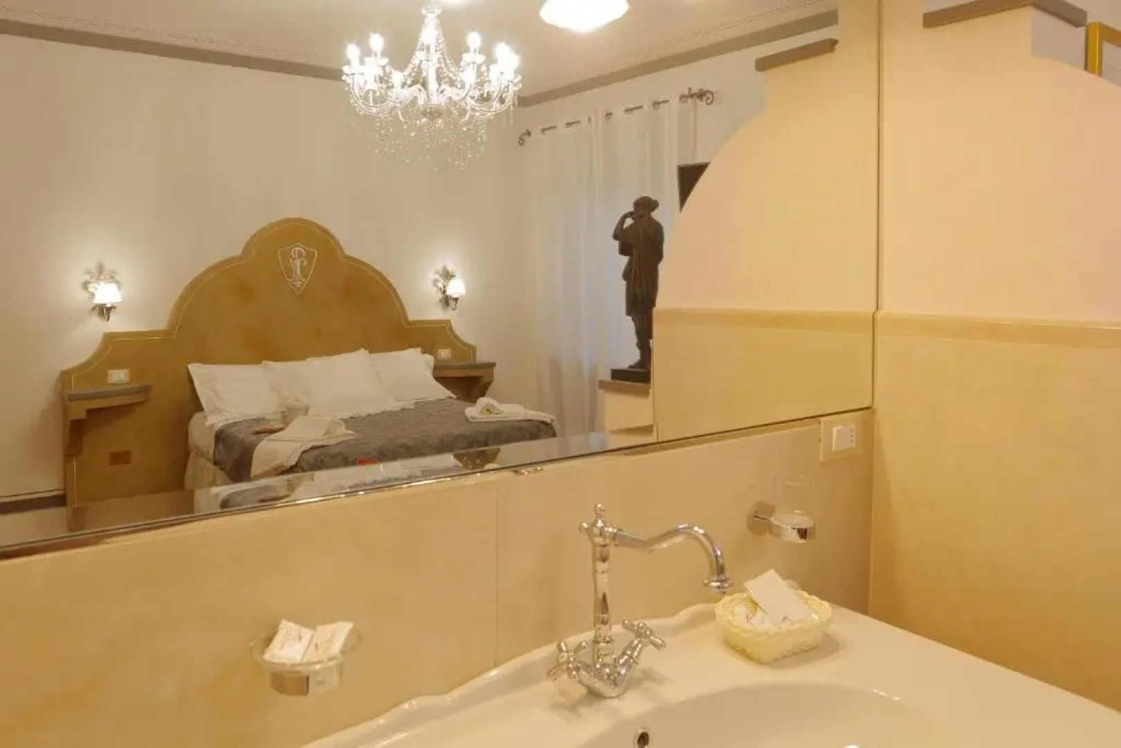 Palazzo Mari Suite & Rooms