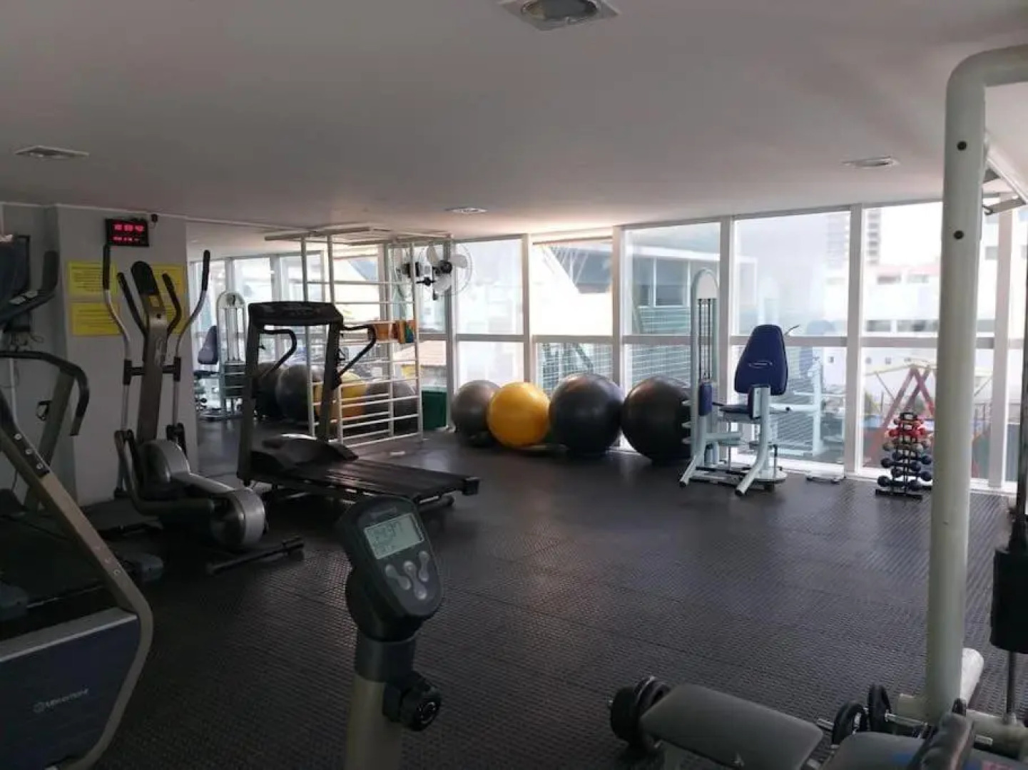 Apê no Universitário - Ed. Roterdam, 1404