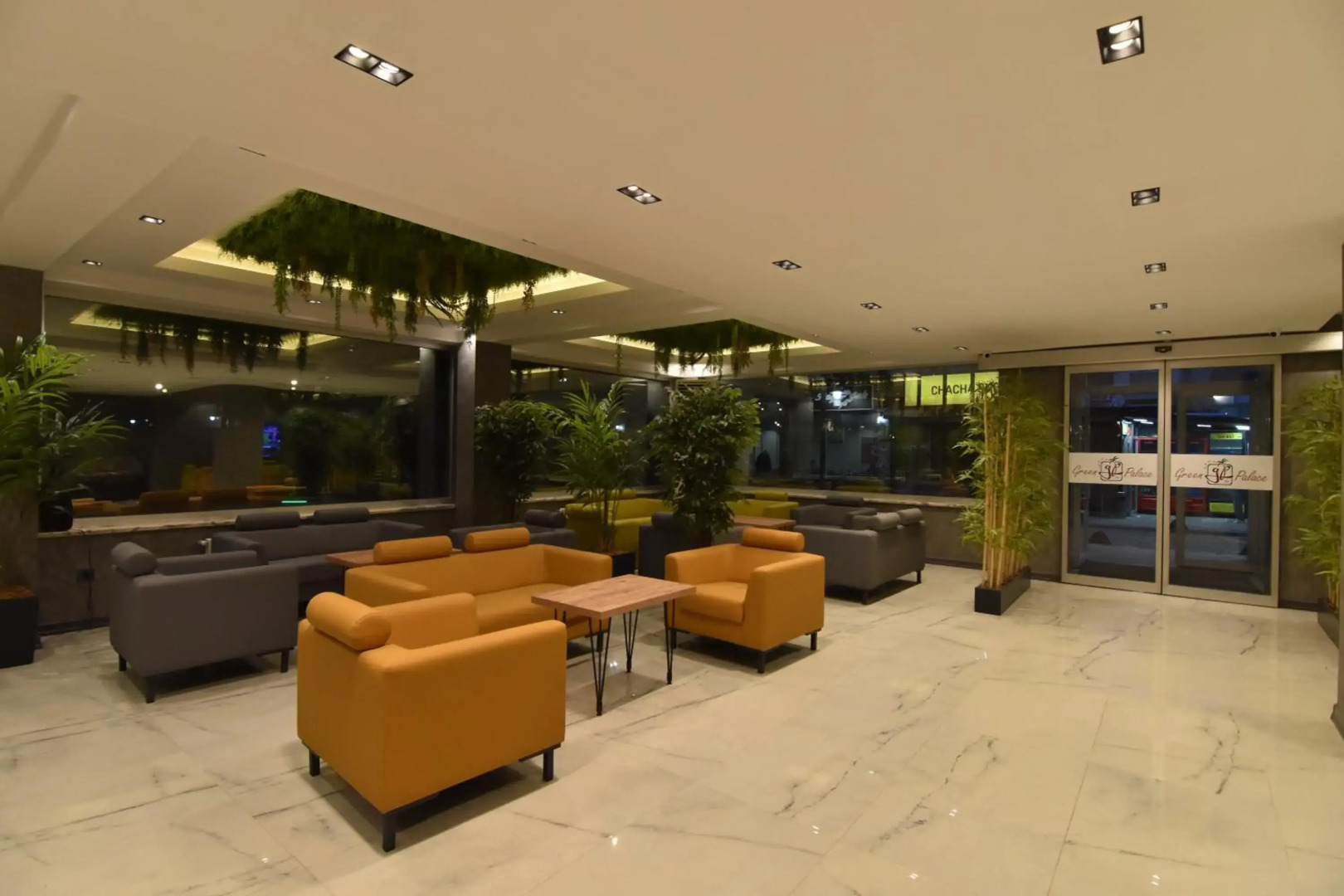 Отель Green Palace Suite 