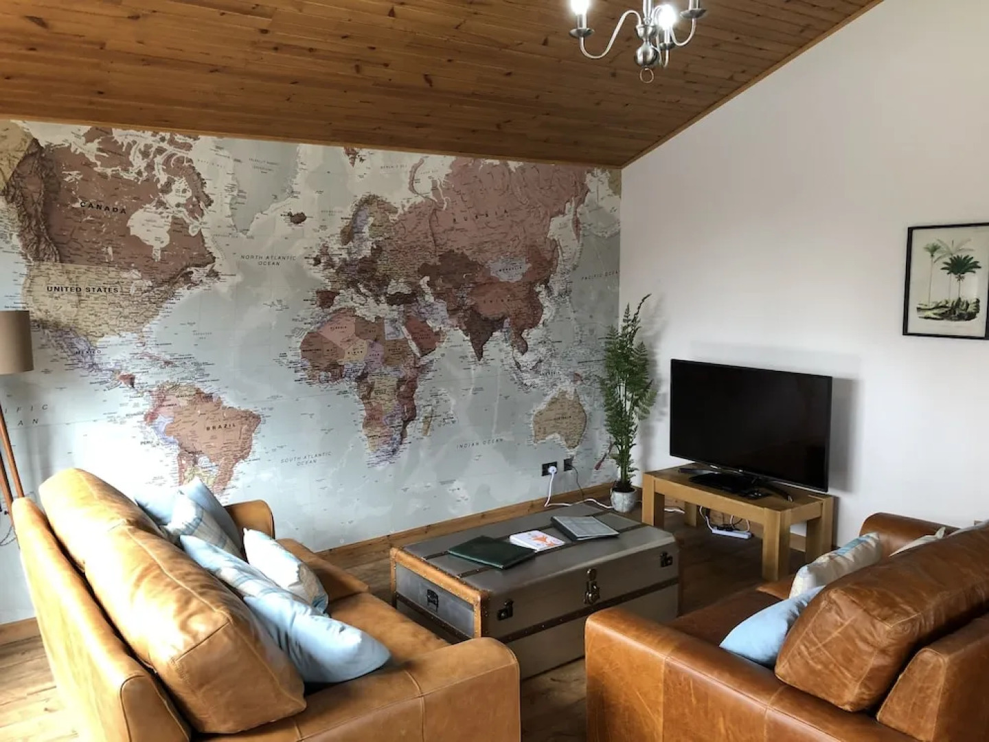 Douglas Fir Lodge With Hot Tub Near Cupar, Fife