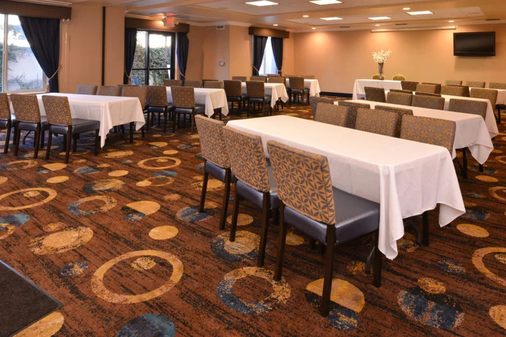 Holiday Inn Express & Suites Lathrop
