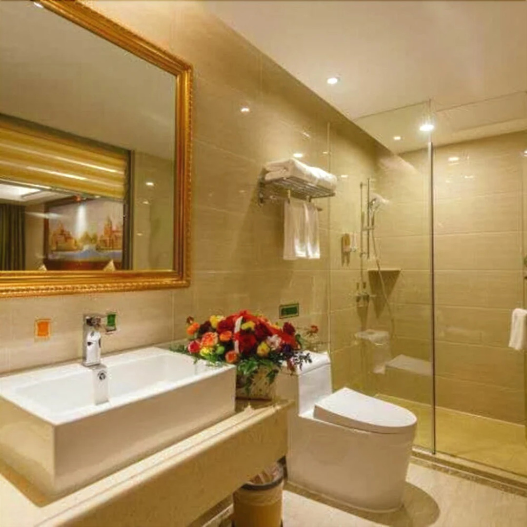 Vienna Hotel Guigang Central Square