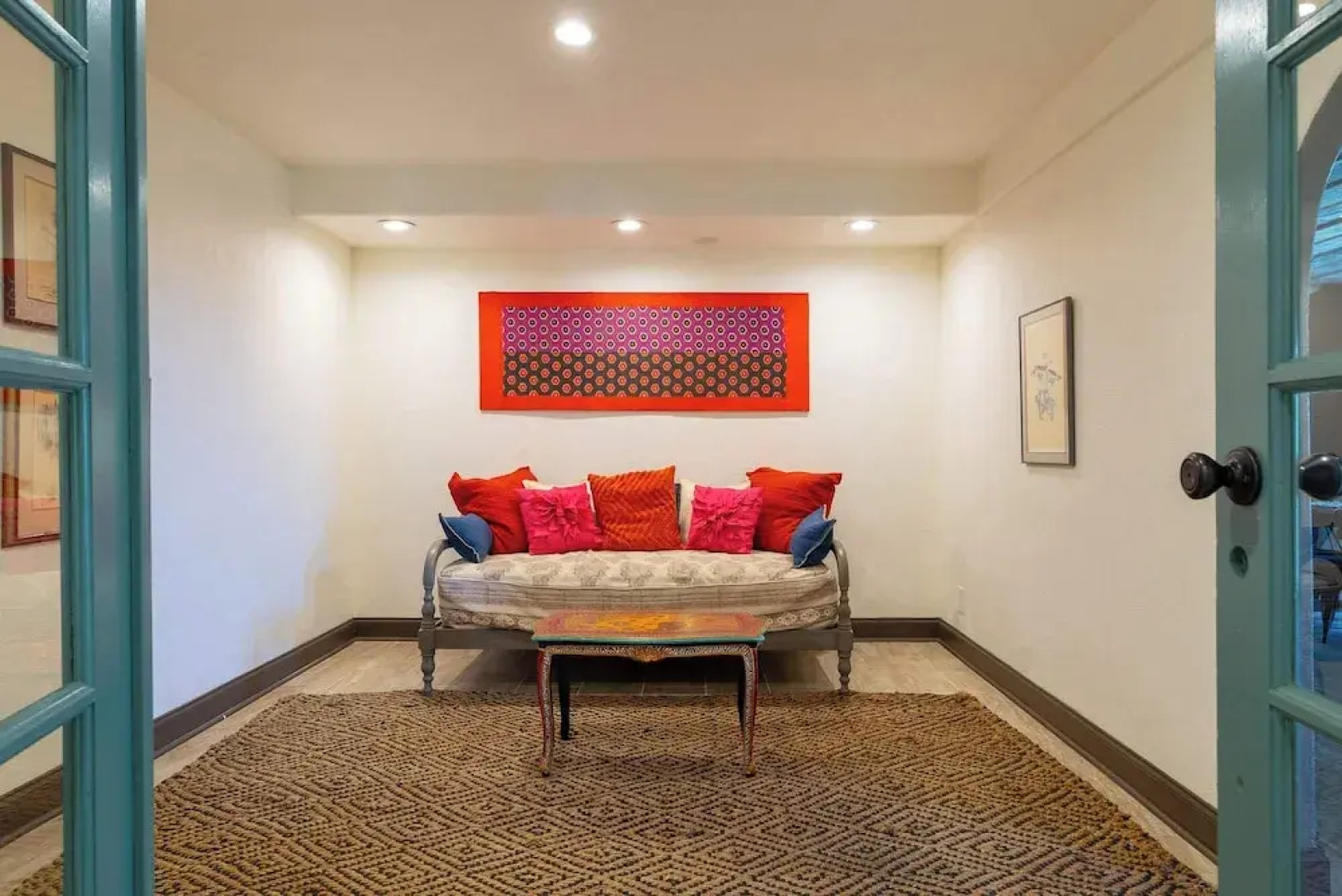 Willie's Hill Country Hideaway - Stay for 8 With Hot Tub & Fire Pit