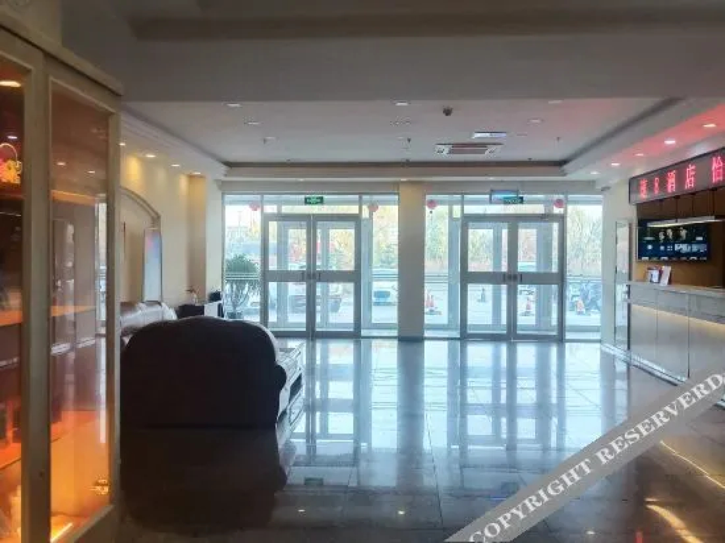 Super 8 Hotel (Guyuanjiadao Auto City)