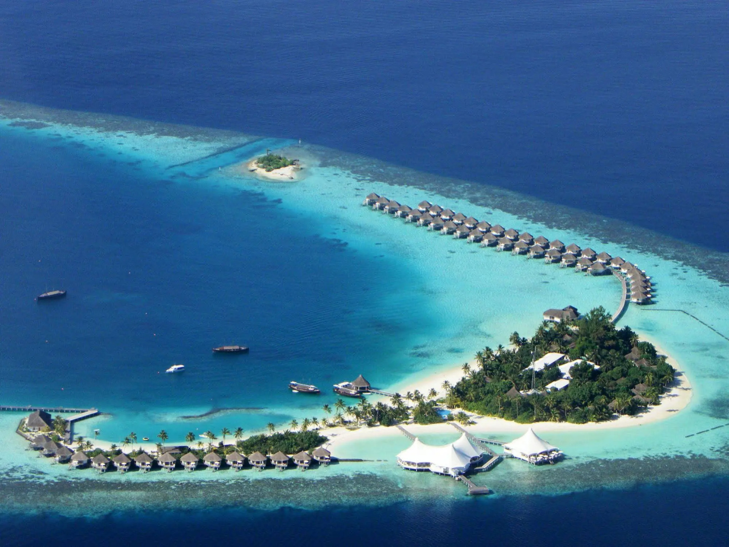 Safari Island Resort