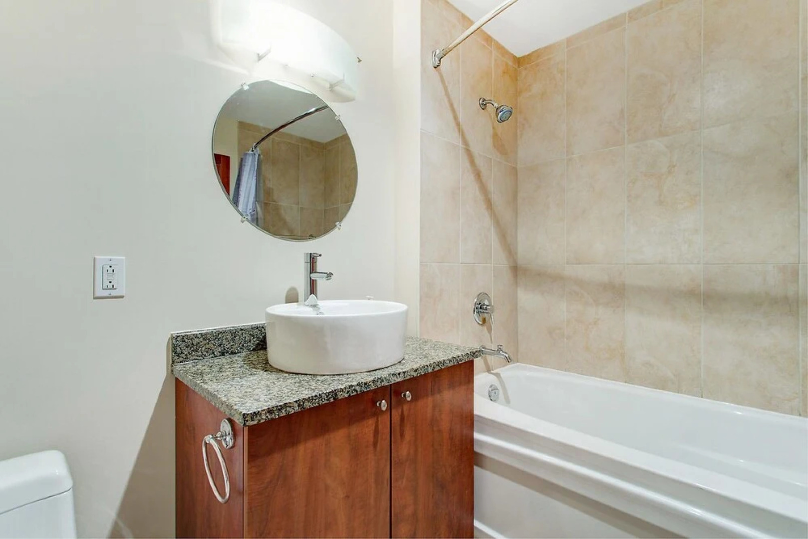 Downtown Suites by Hometrotting