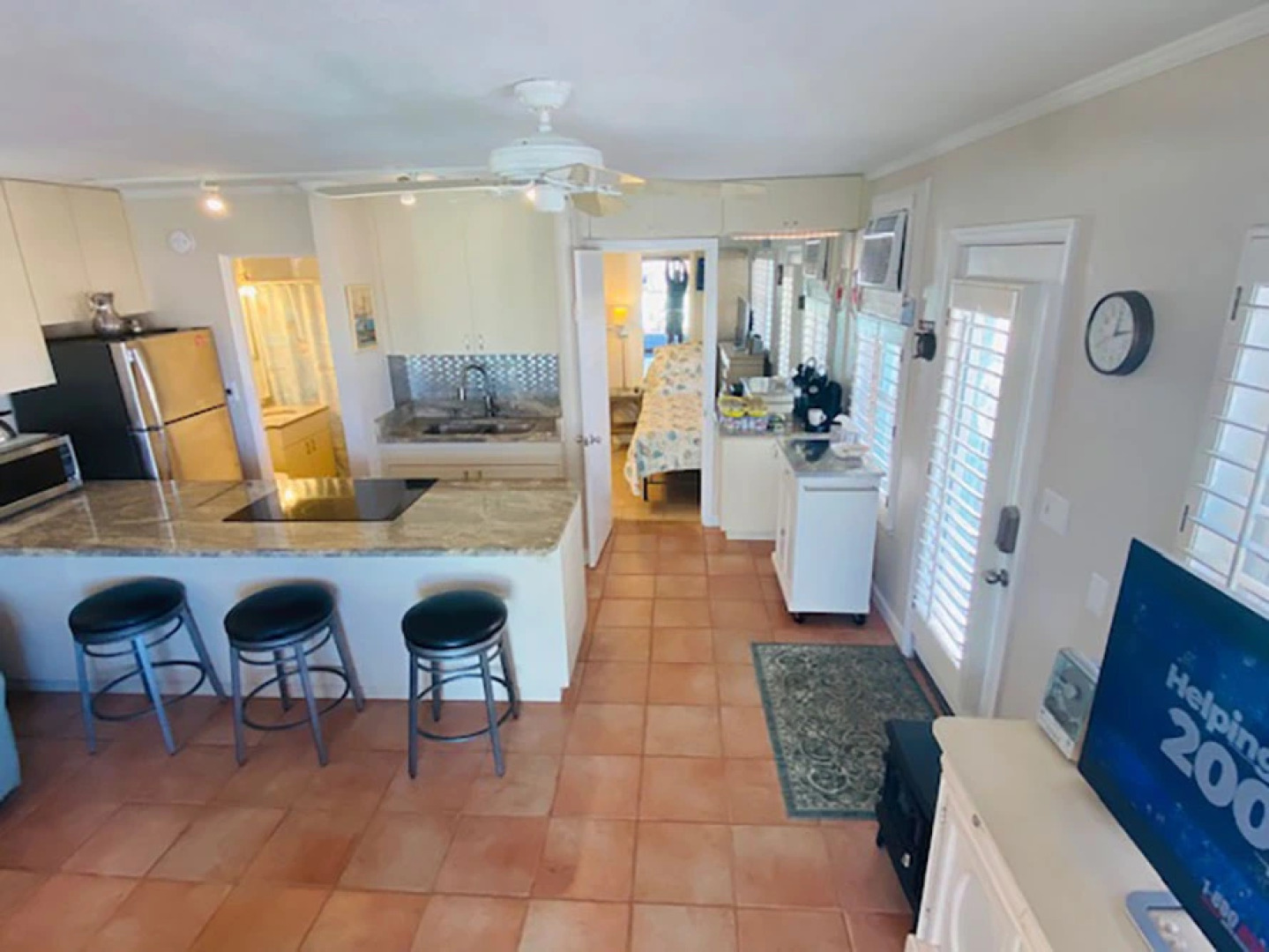 Redington Directly on the Beach Sea Rocket WiFi Parking 30