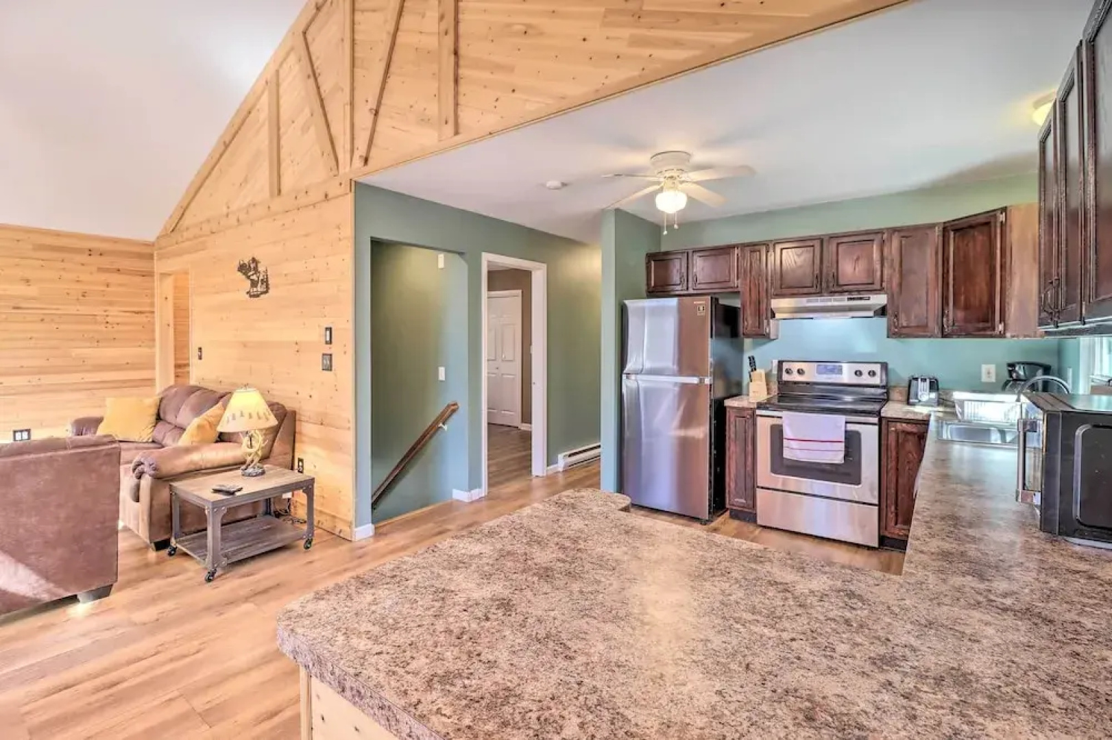 Hike & Swim: Family Home in Albrightsville!