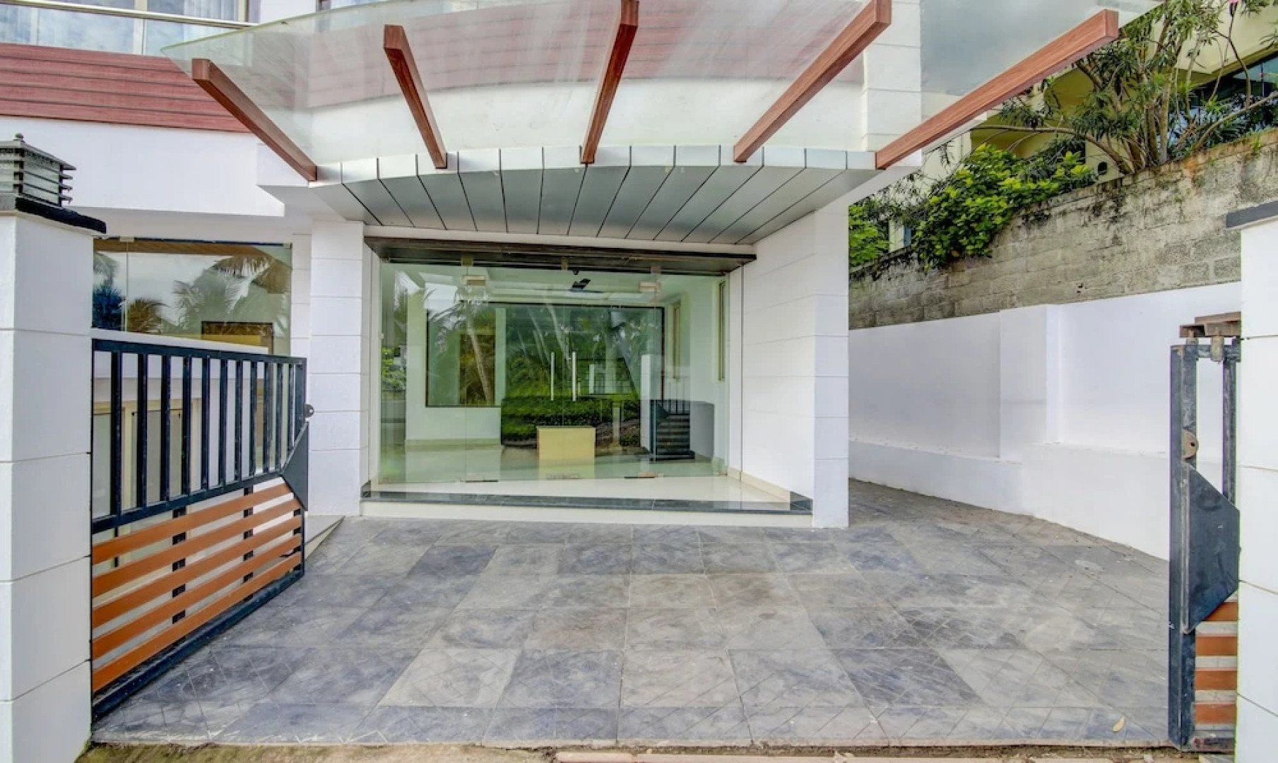 Treebo Trend Cilantro By The Sea