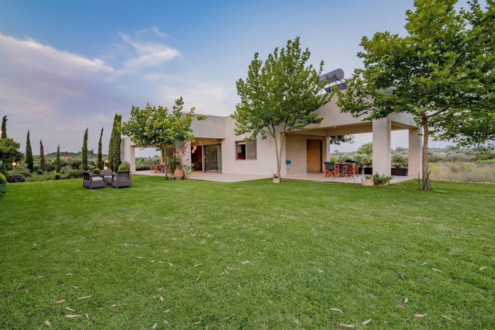 Villa Verano - Spacious 5-bedroom 5-bathroom Villa