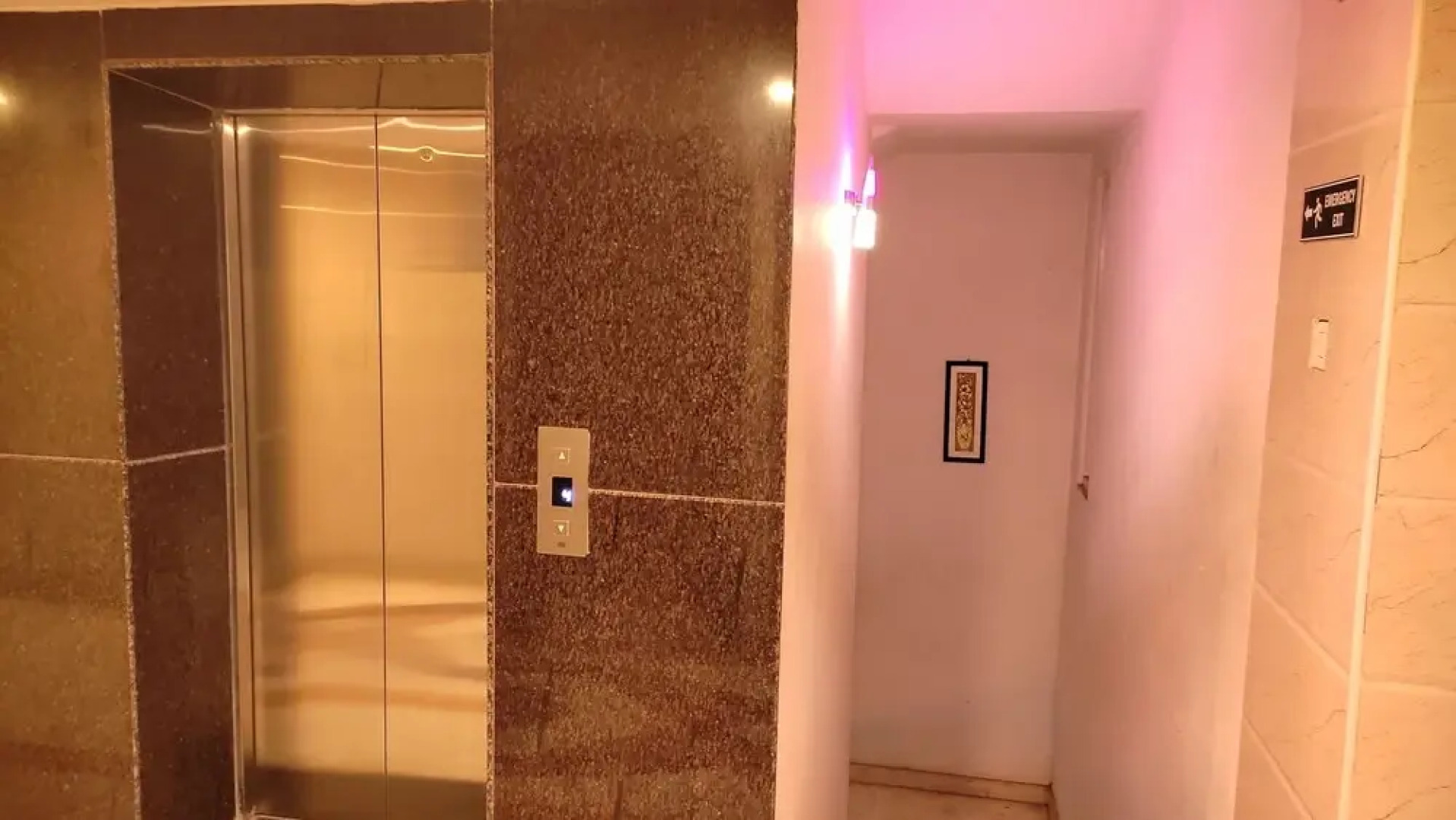 Sri Maharaja Residency