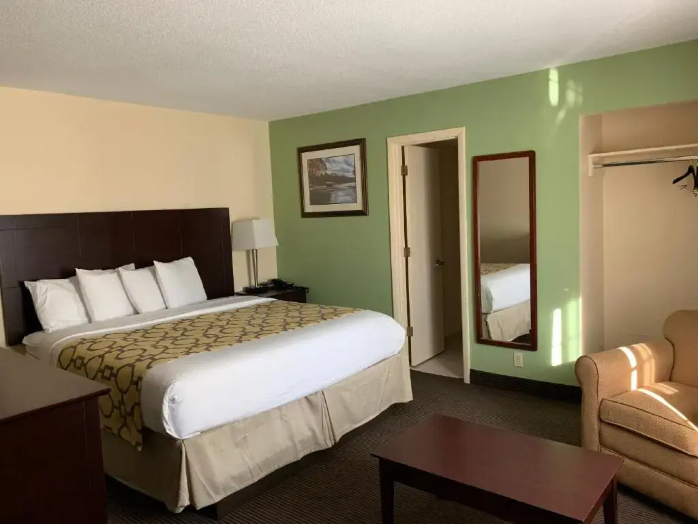 Baymont Inn & Suites Jefferson City
