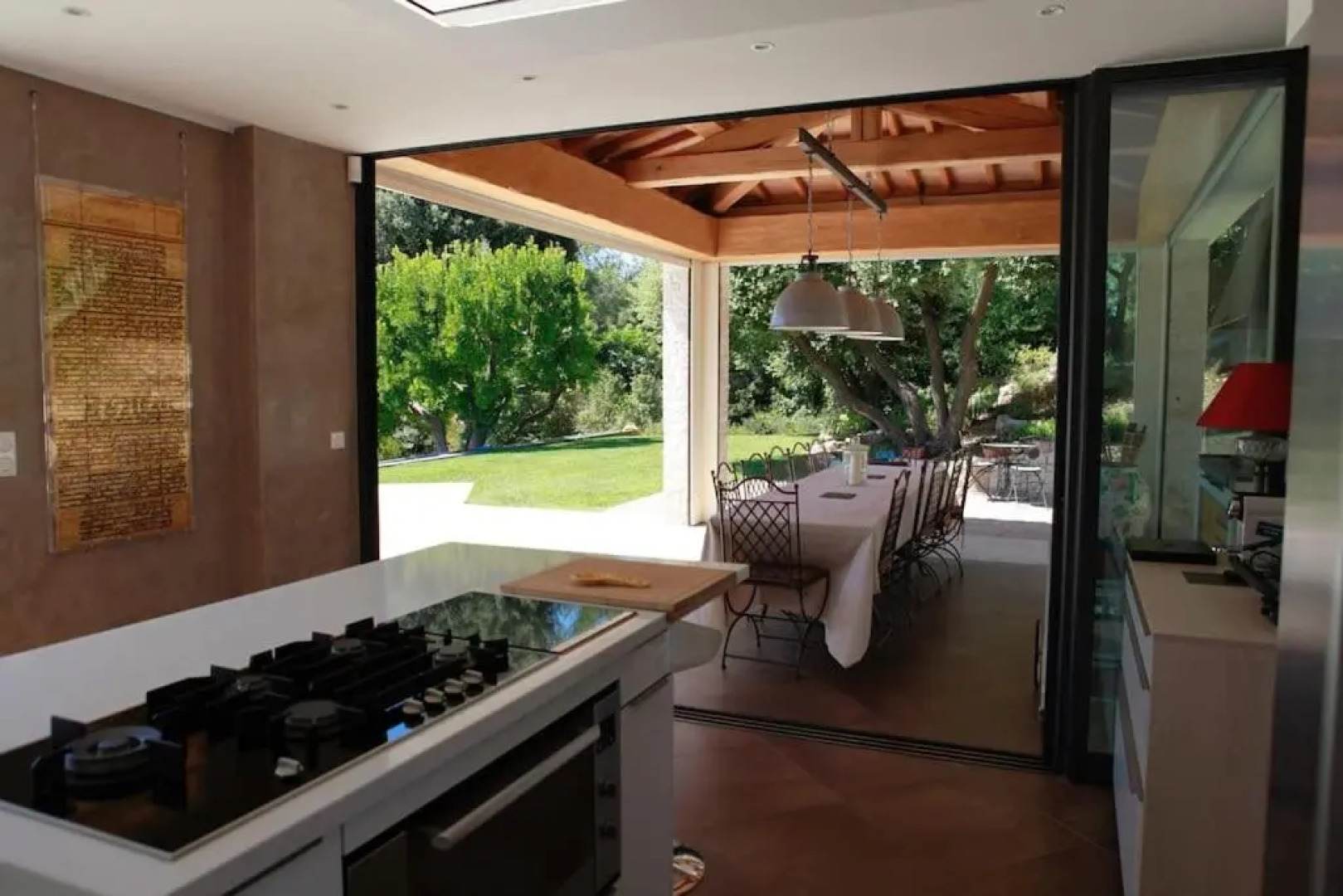 Luxurious villa 4 bedrooms in secluded area, swimming pool