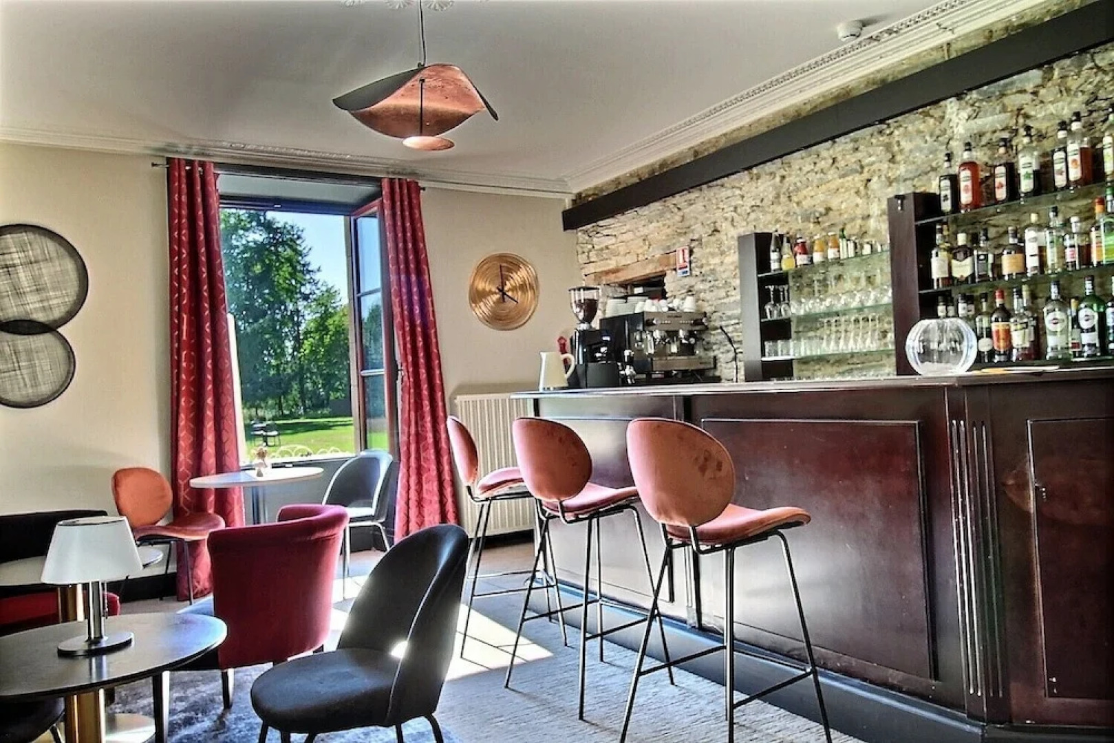 Domaine de La Briandais, a place of electromagnetic sobriety
