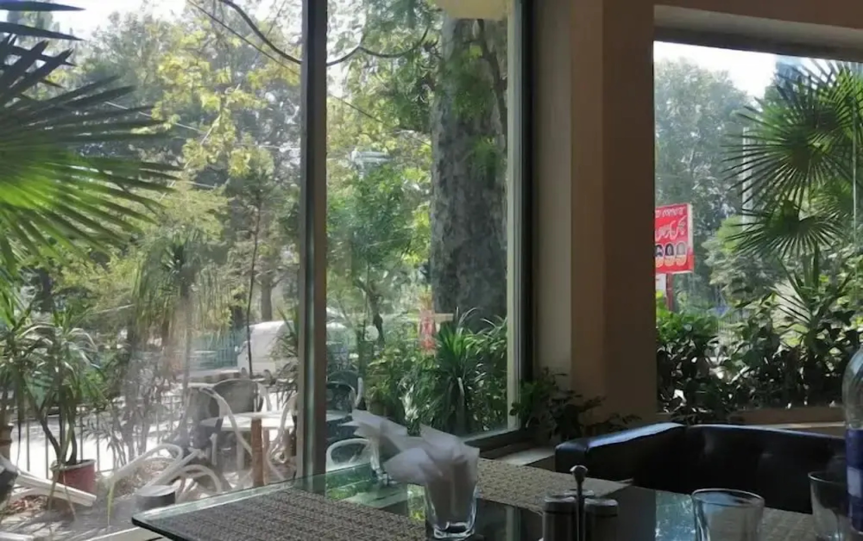 Red Onion Hotel & Restaurant