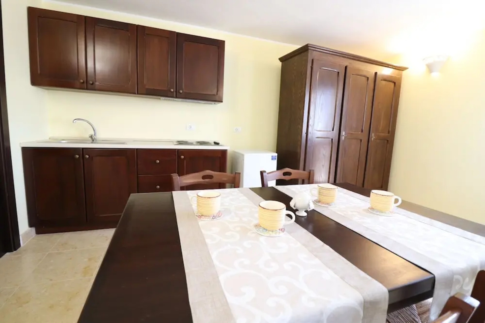 B b With Swimming Pool Tenuta Agrumi del Salento Triple Deluxe Citrus Attic