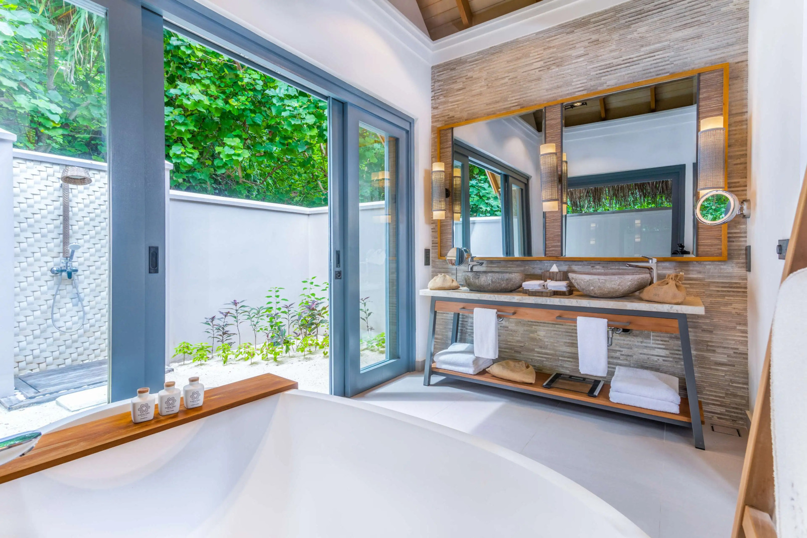 Отель Vakkaru Maldives