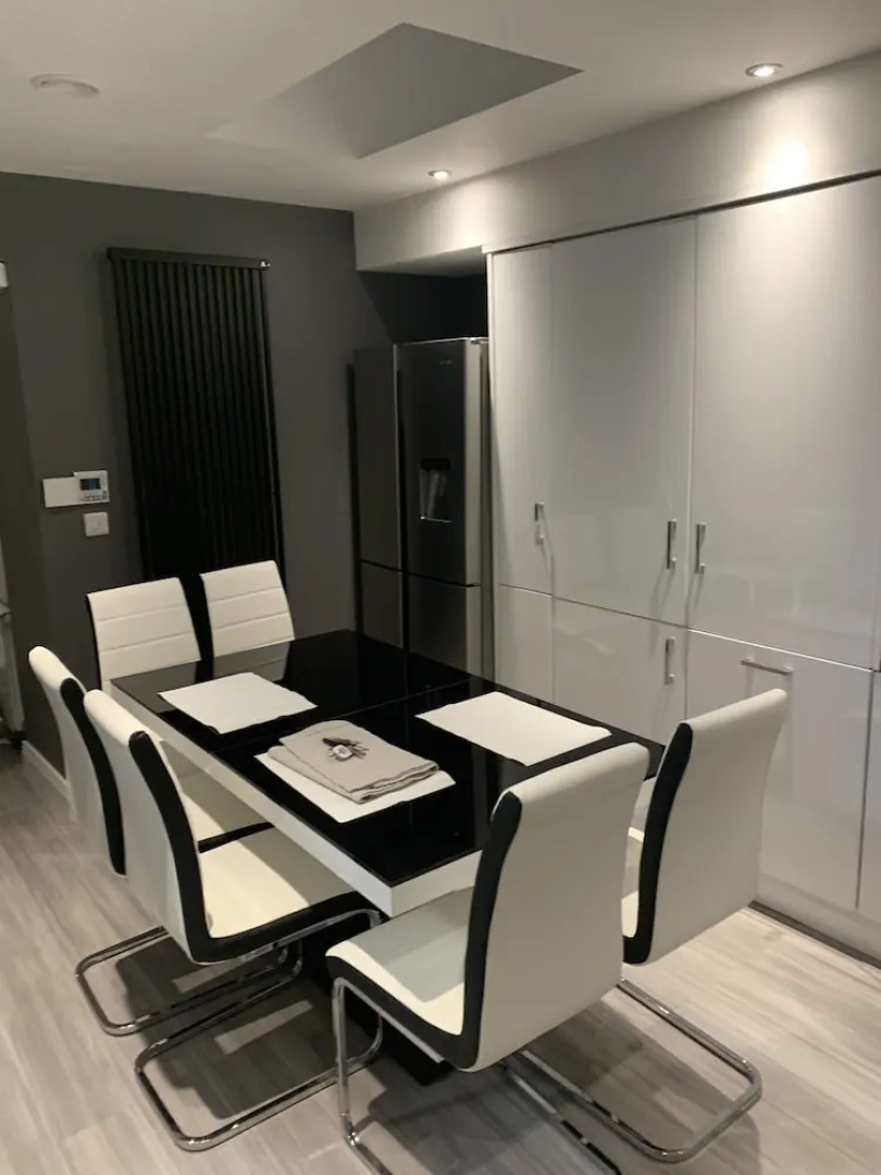 Luxury Property in Central Newbridge Wifi