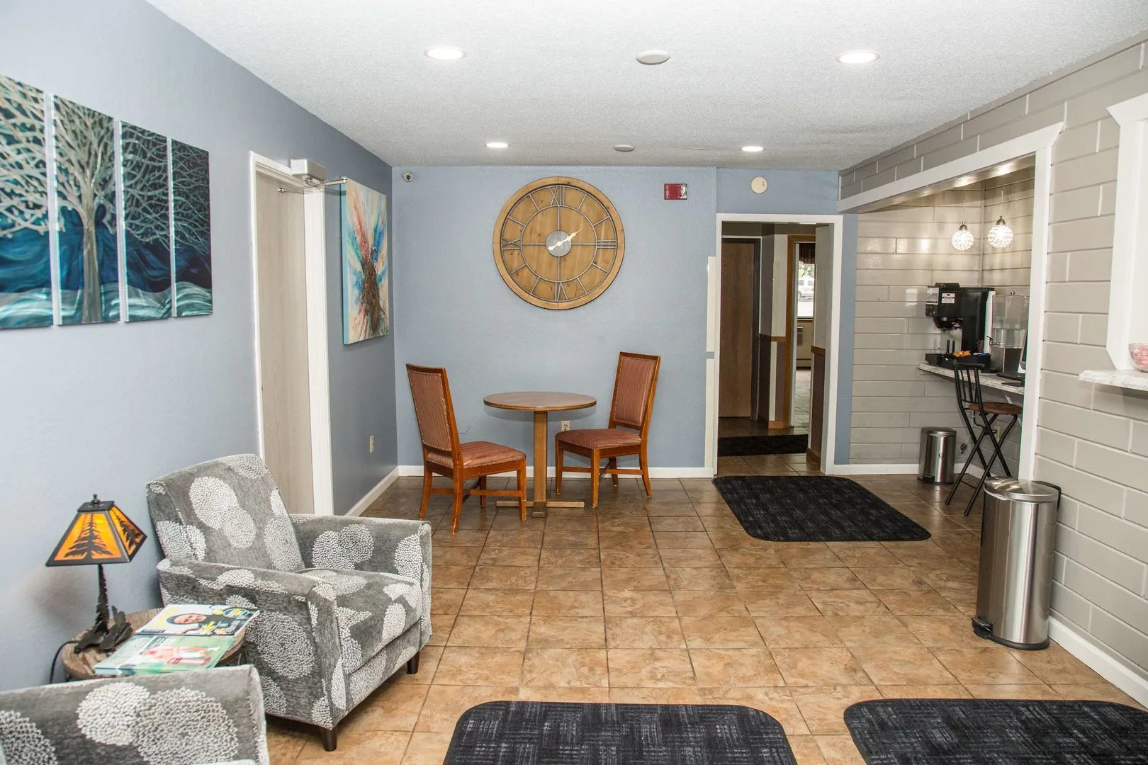 Americas Best Value Inn & Suites Detroit Lakes