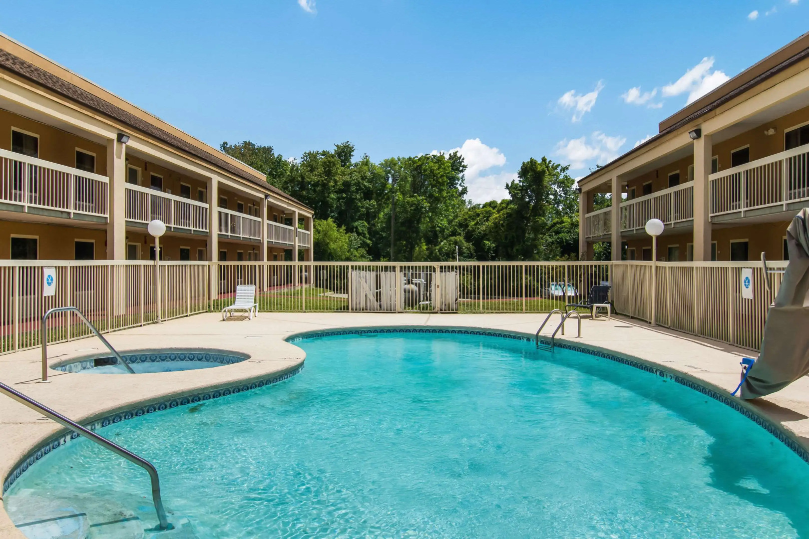 Suburban Studios Hotel Kingsland Near I-95