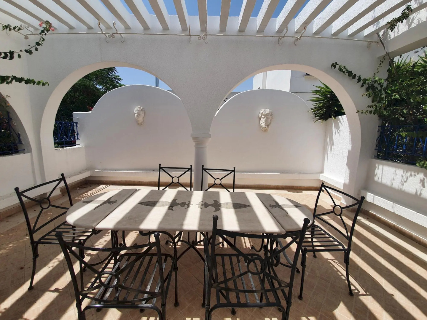 Golden Tulip APT Spacieux Avec Deux Terrasses