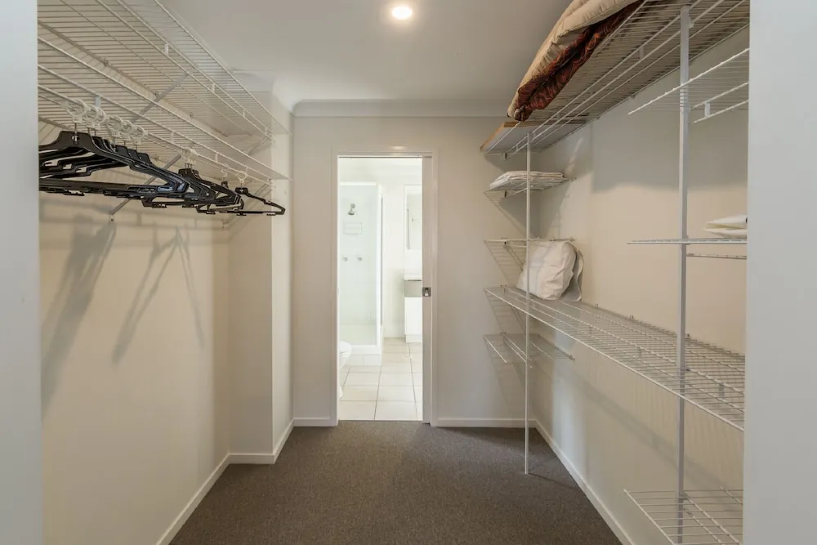 Airtrip Apartment on Russell St