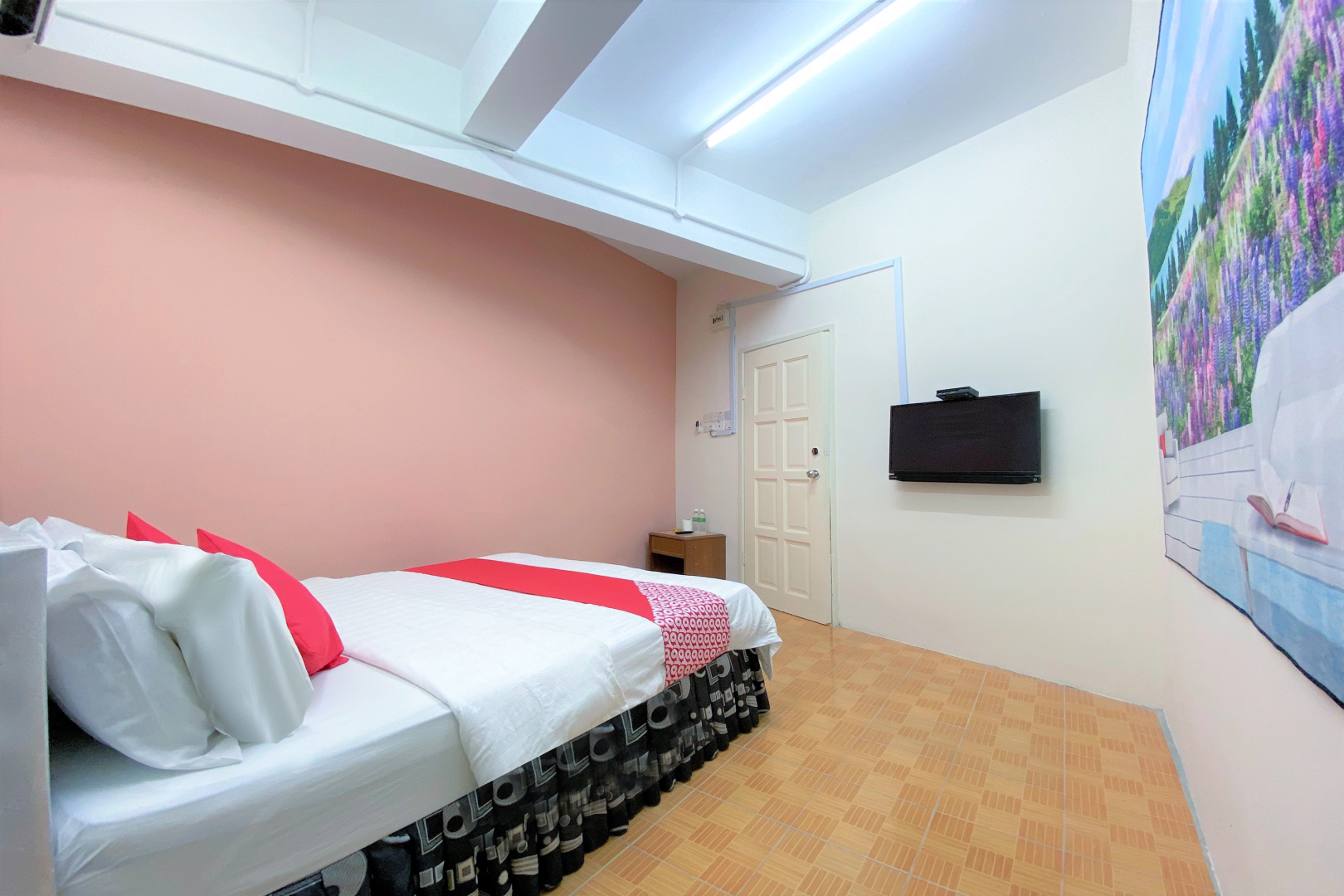 B Hotel