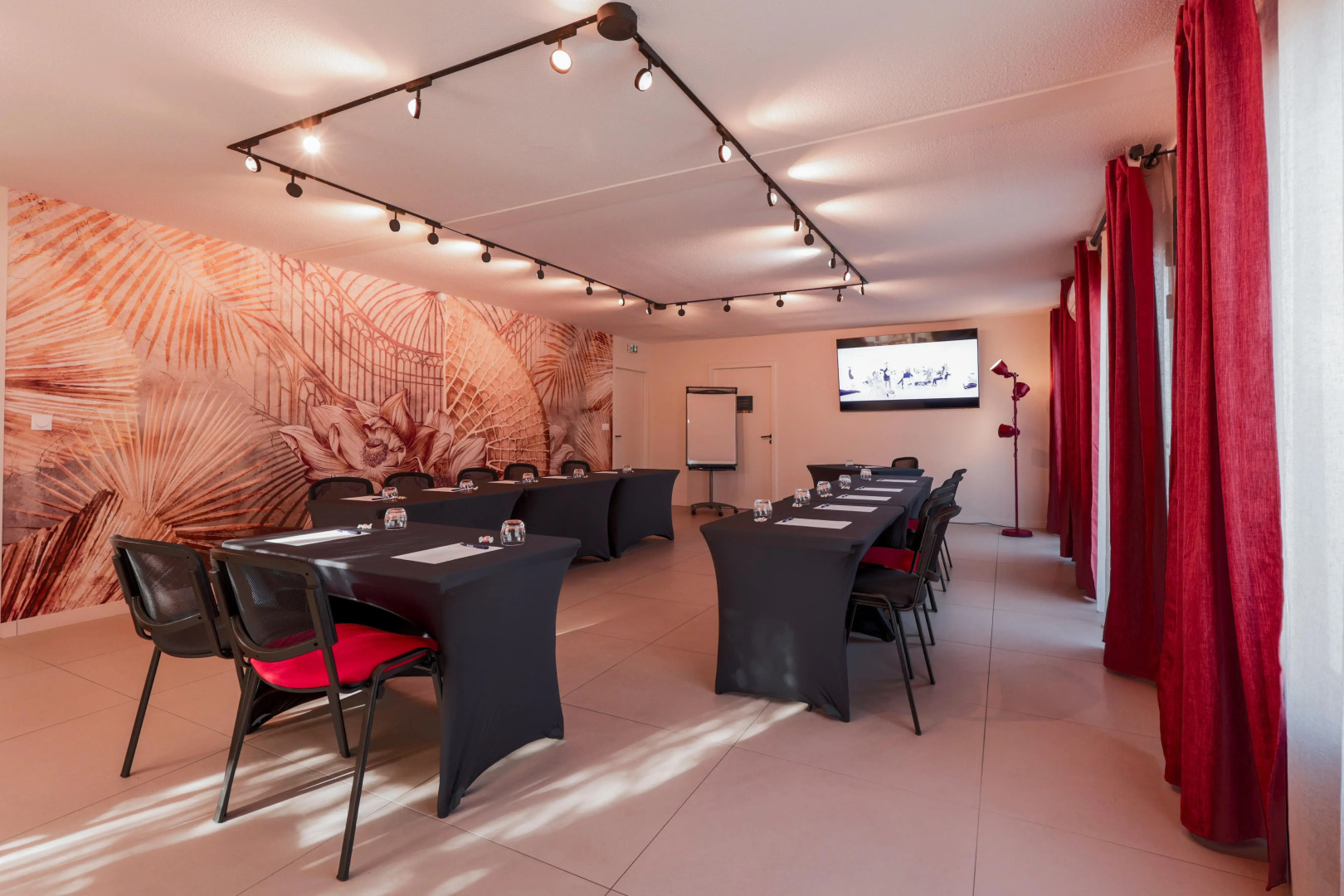 Kyriad Marseille - Vitrolles Aéroport