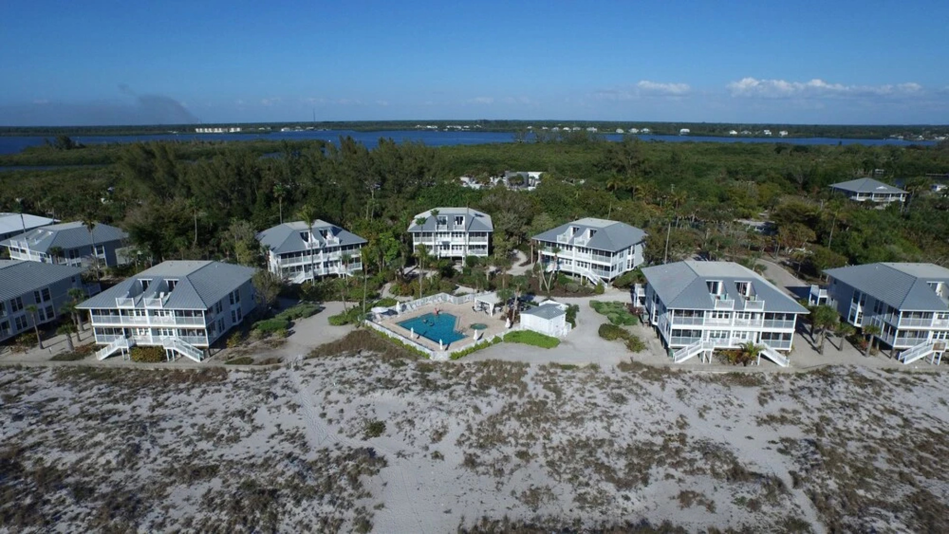 Palm Island 3 Bedroom Deluxe Villa by RedAwning
