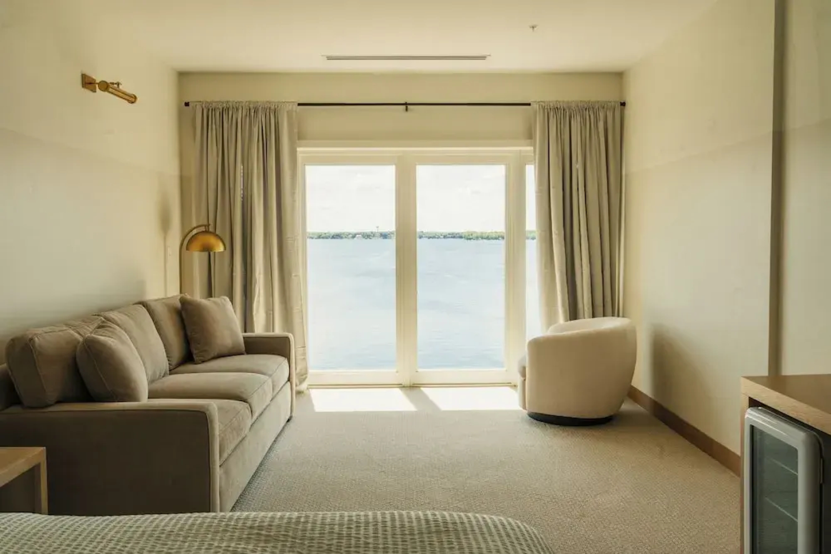 The Shoreline Hotel