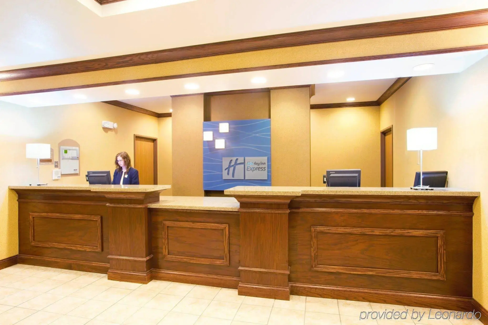 Holiday Inn Express & Suites Mattoon by IHG