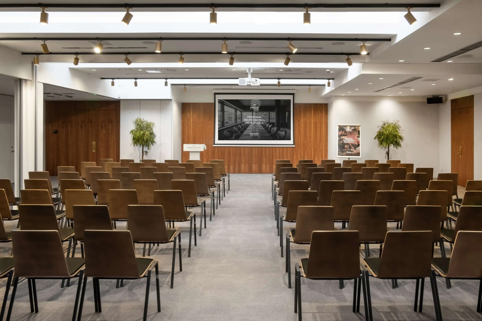 Radisson Collection Astorija Hotel, Вильнюс