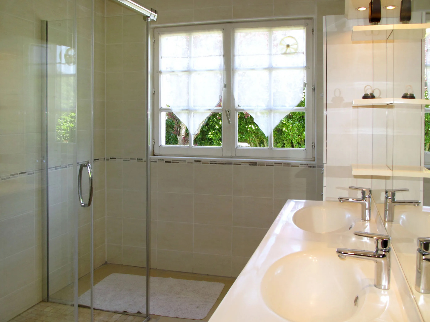 Holiday Home Le Saint Vigor (BAX400)