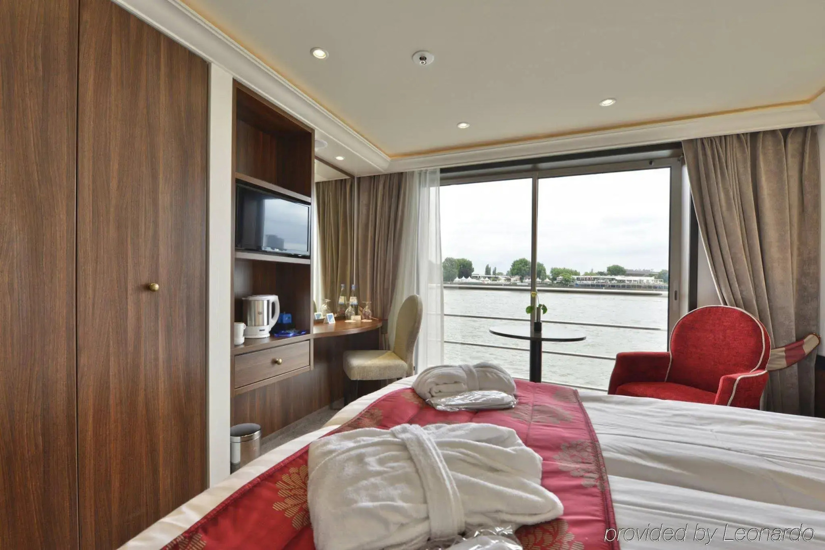 FairCruise Deluxe Hotelship Cologne