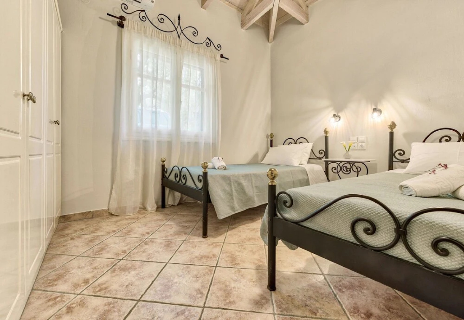 Villa Marathonisi 500 mt From sea