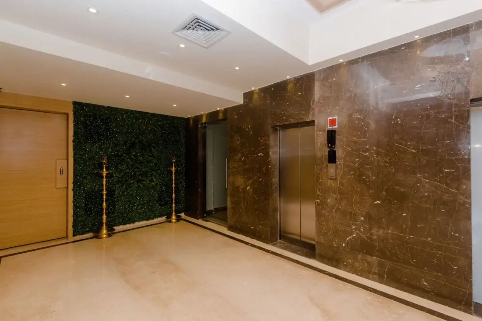 Capital O 28004 Hotel Mathoshree