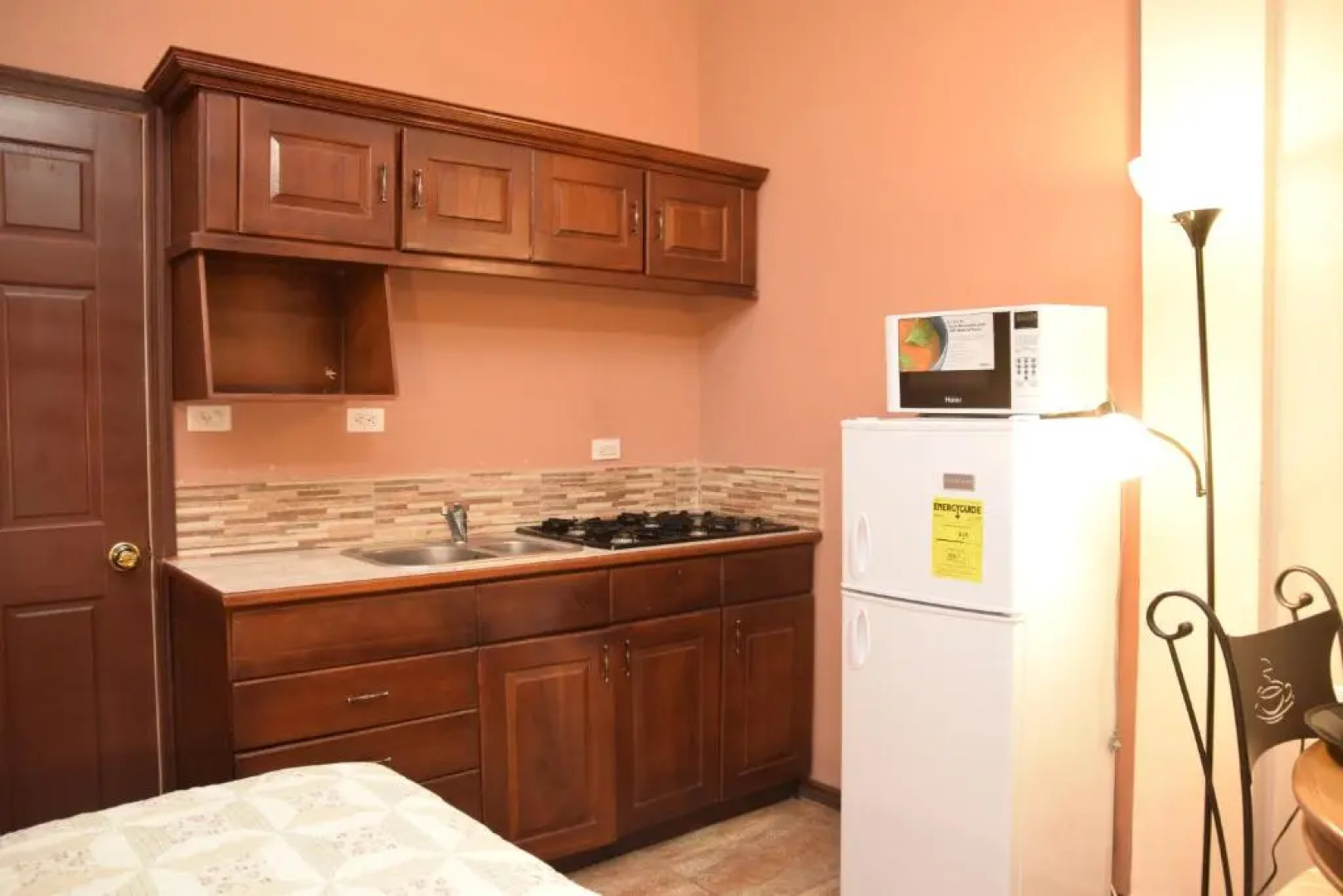 Windjammer International Cuisine & Comfort Inn