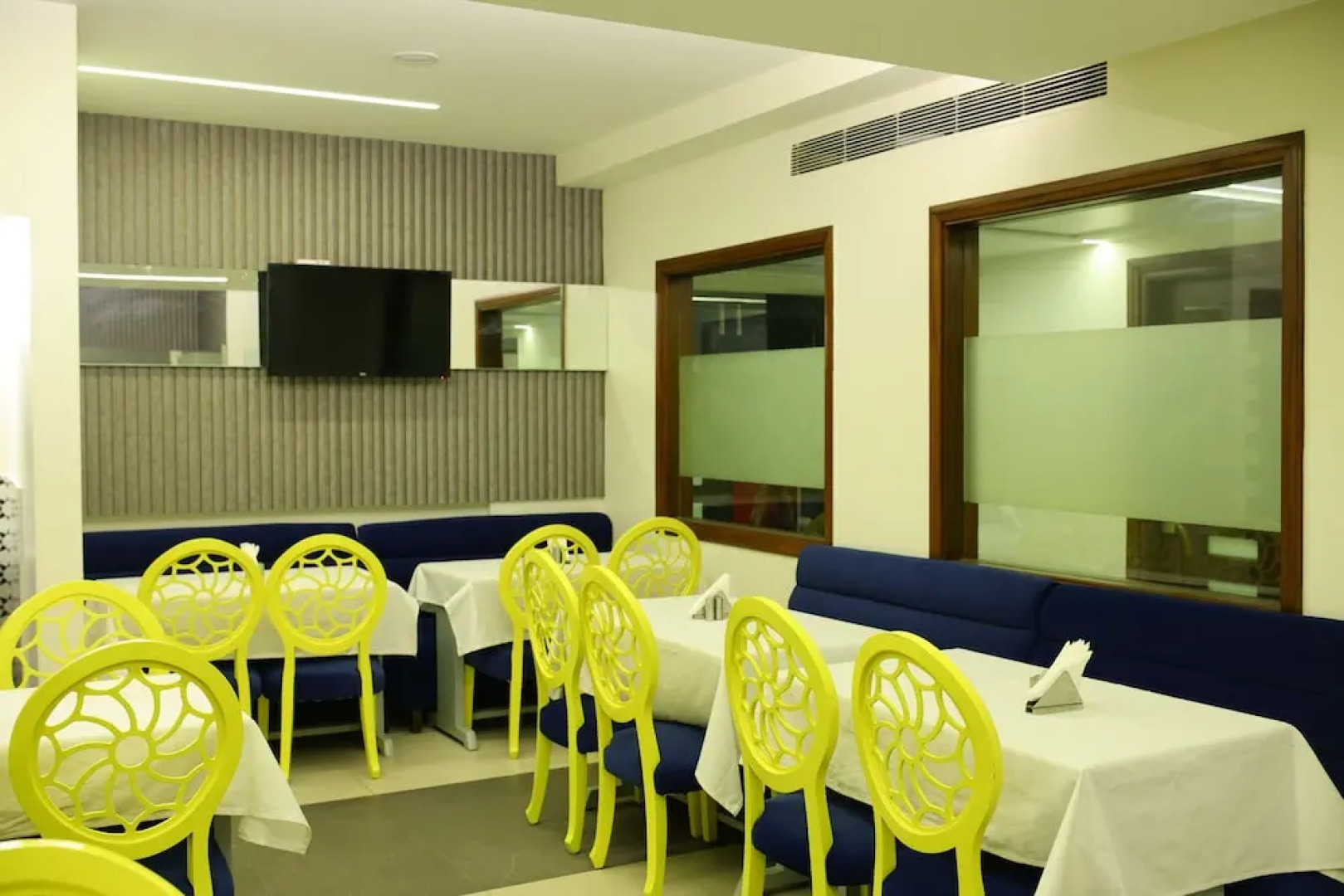 Karon Hotel - Lajpat Nagar