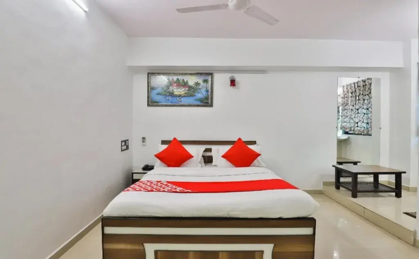 Hotel Day Night Stay By OYO Rooms