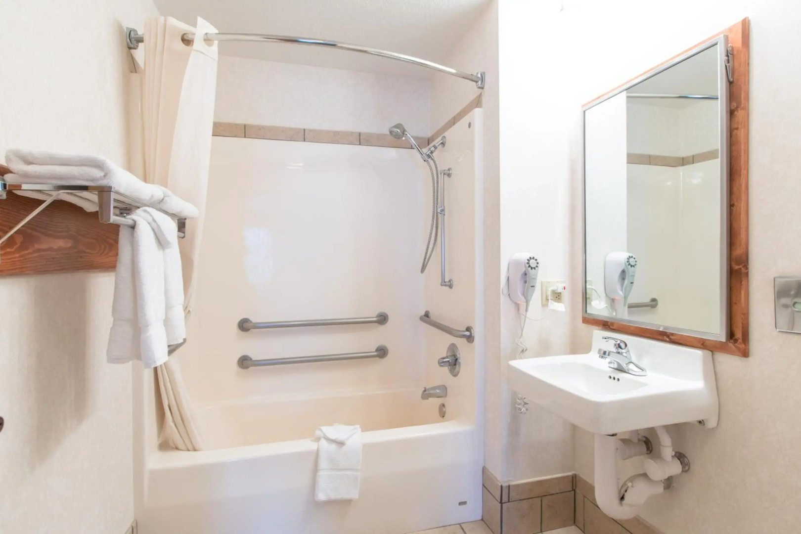 Quality Inn & Suites University