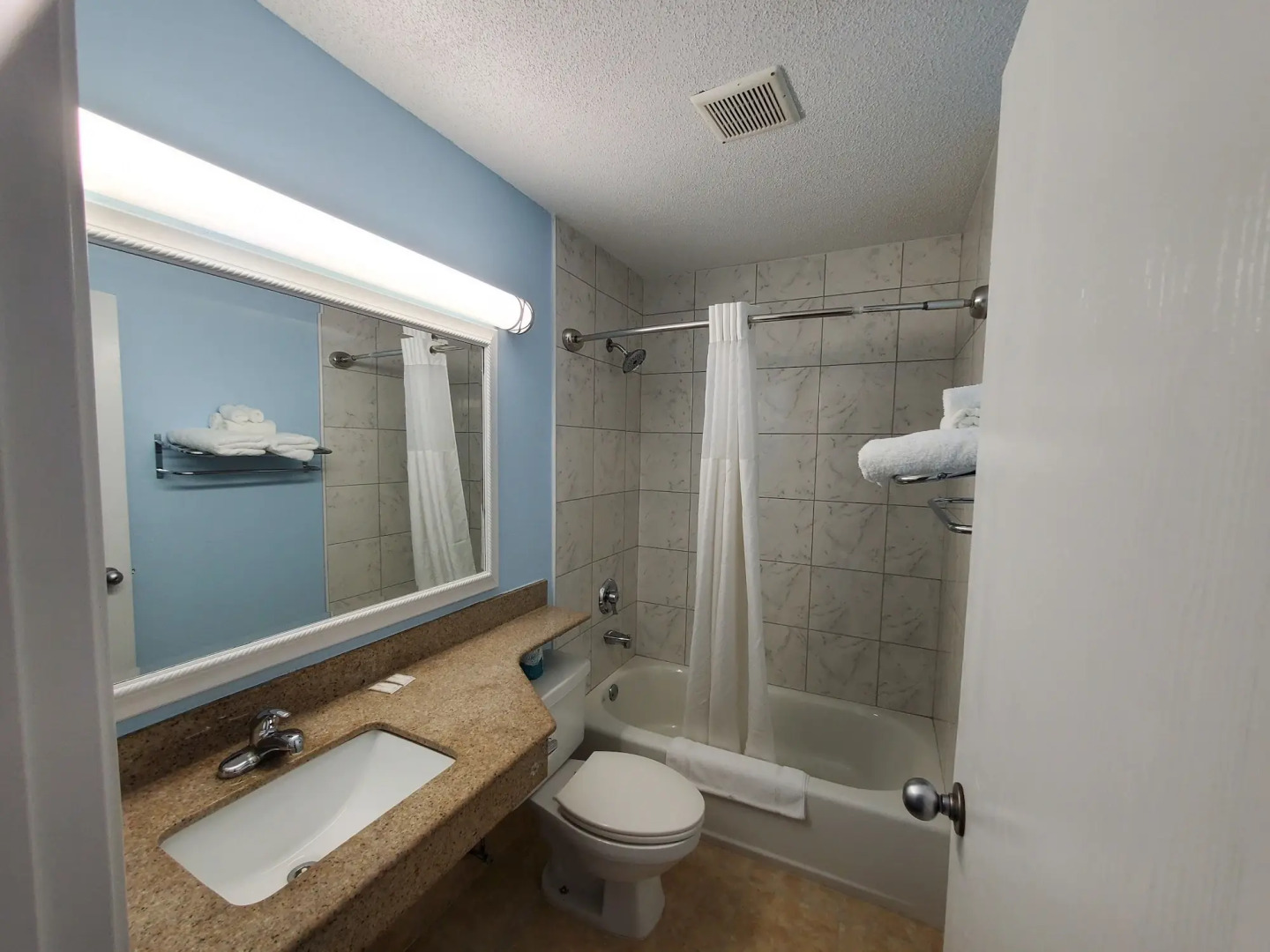 Coastal Inn & Suites - Wilmington, NC